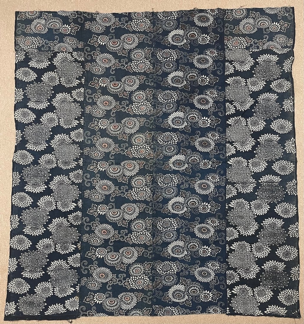 Vintage Japenese Indigo Fabric: Vintage Japanese Indigo Fabric. Likely Katazome Technique used. Cotton dyed in Indigo. D: 57"l x 52"w