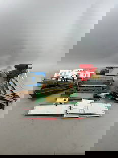Collection of Various Model Train Accessories: Collection of Various Model Train Accessories. 2.5"h x 10"w x 6.5"l (largest piece)
