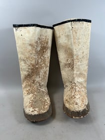 Pair of Intuit Mukluks, Kamiks Leather Boots