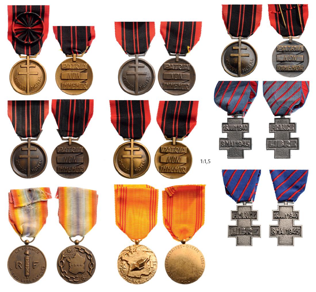 Lot of 9 Decorations (1 of 1)