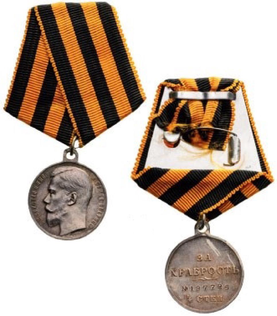 Saint George Medal for Soldiers (Medal for Bravery),: 4th Class. Breast Badge, 28 mm, Silver, no. 137 726, original suspension ring and modern ribbon. II