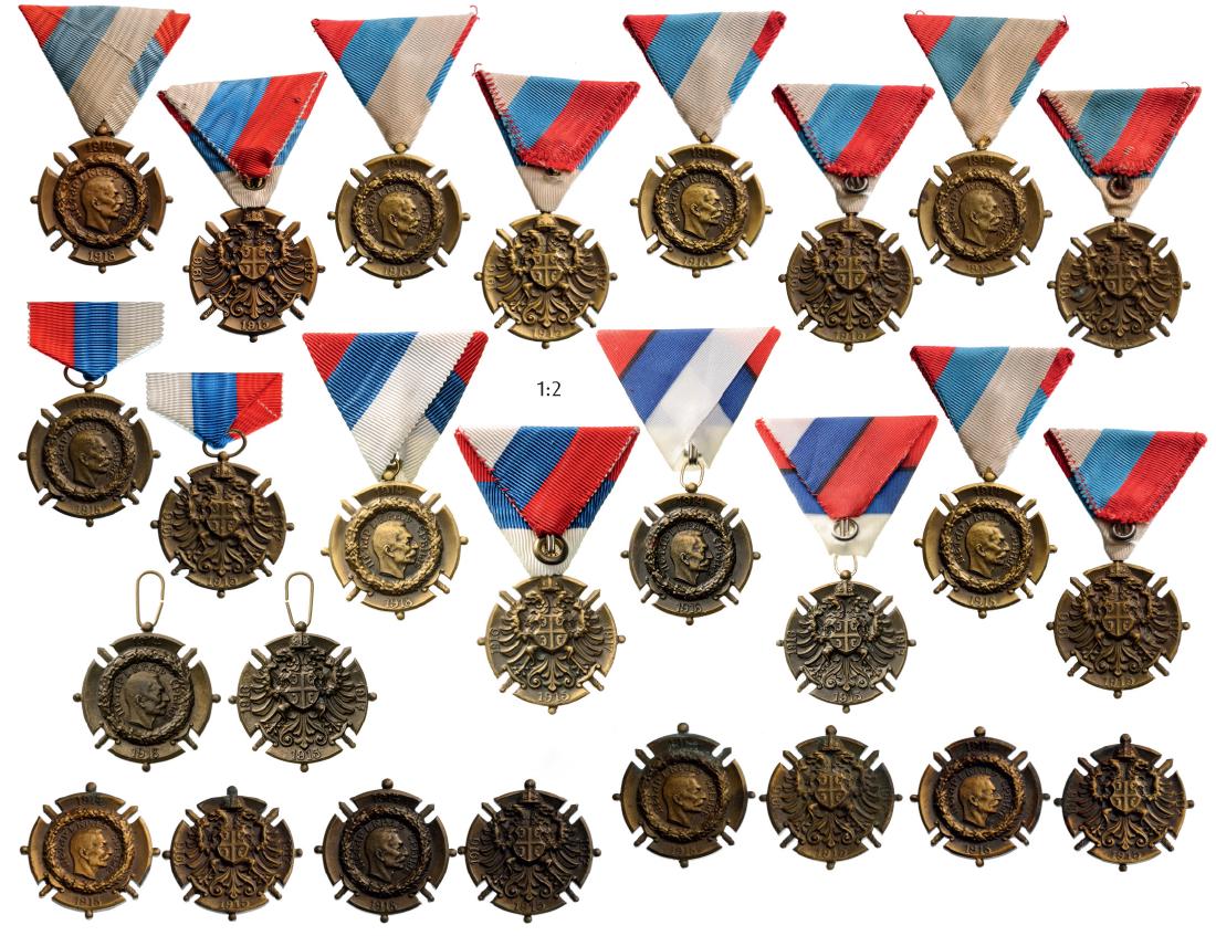 Lot of 13 Commemorative Medal for the War of 1914-1918, (1 of 1)