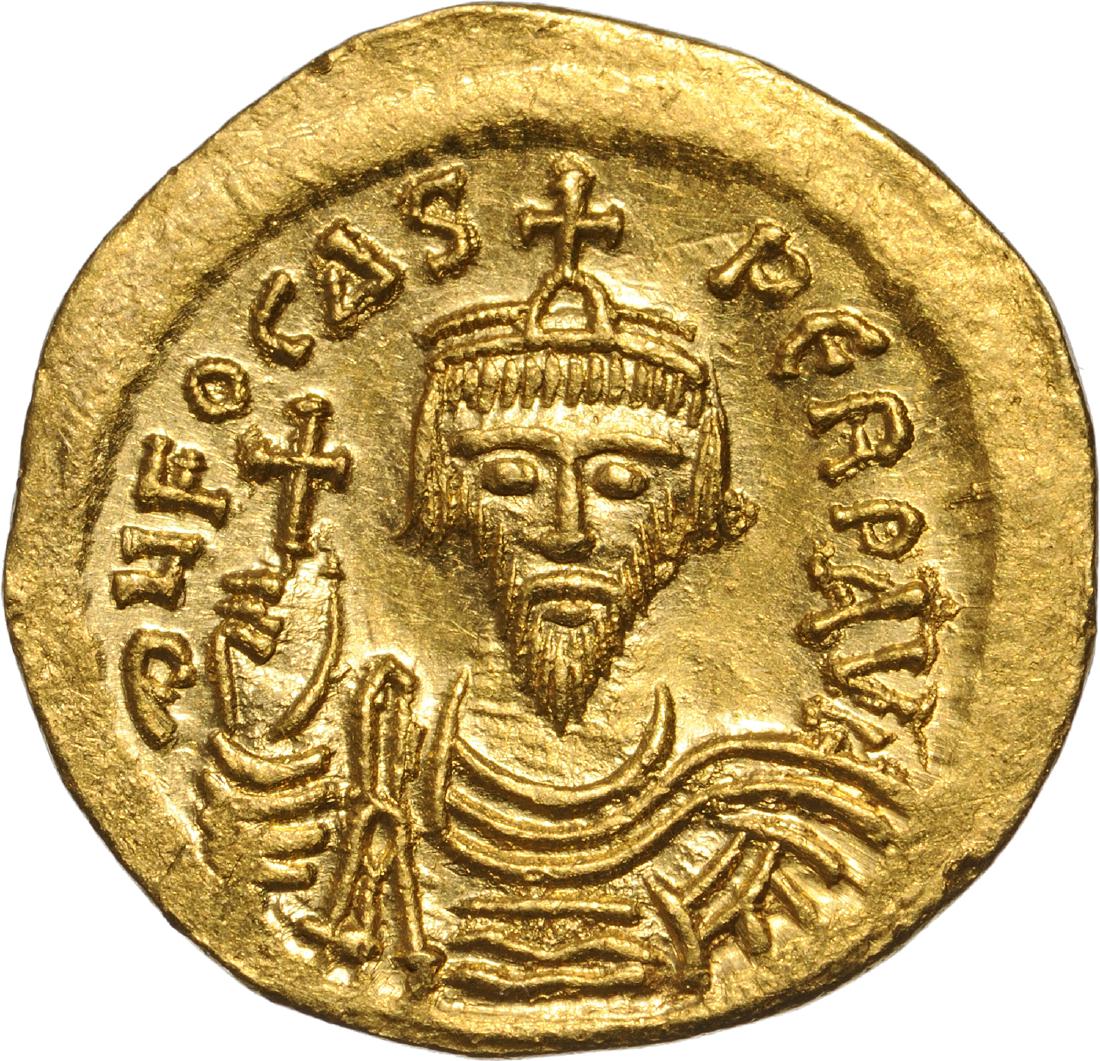 Phocas (602-610 AD), AV Solidus (22 mm, 4.3 g),: Bust of Phocas facing / VICTORIA AVGV, in exergue CONOB, Angel standing. DOC 10e. UNC (ex MMB List 210, IV 1961, No 49) Country:BYZANTINE COINS
