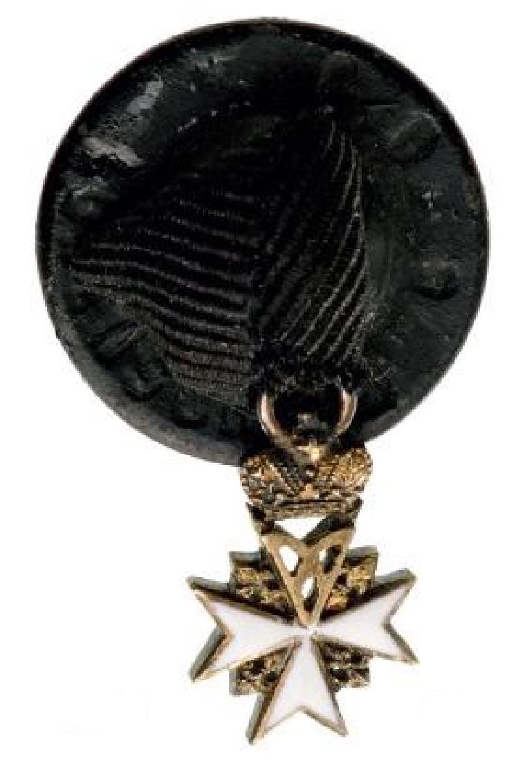 ORDER OF MALTA: Donat Cross Miniature. Breast Badge, gilt Silver, 13x9 mm, one side enameled, original suspension ring and ribbon on rosette. Rare! I R! 2044