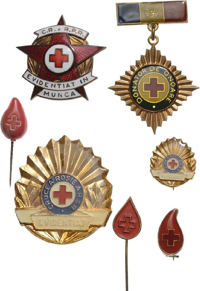 Lot of 7 RED CROSS BADGES (1 of 1)