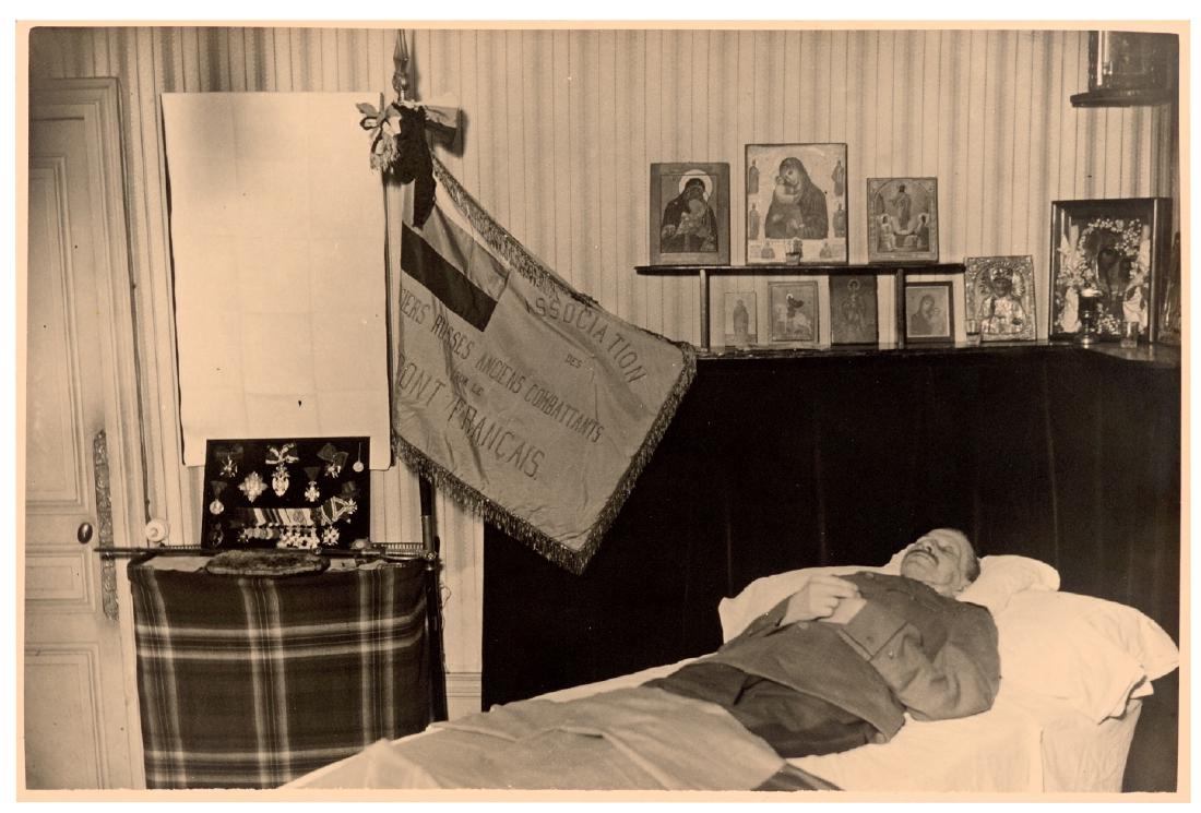 Rare original photo of the remains of the general in (1 of 1)