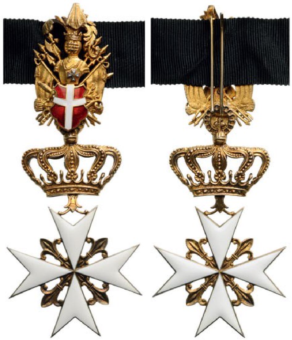 THE SOVEREIGN MILITARY ORDER OF MALTA: Commander's Cross, Military Division, instituted in 1113. Neck Badge, 122x49 mm, gilt Silver, hallmarked "925", both sides enameled, with enameled trophy suspension device and neck ribbon. Superb cond