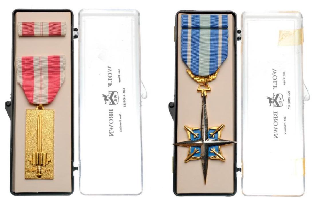 Lot of 2 Decorations (1 of 1)