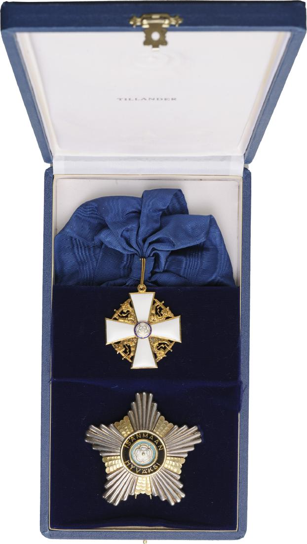 ORDER OF THE WHITE ROSE: Grand Cross Set, 1st Class, instituted in 1919. Sash Badge, 55 mm, gilt Silver, maker`s mark "Tillander", hallmarked "925 - M8", both sides enameled, both central medallions gilt, enameled, original s