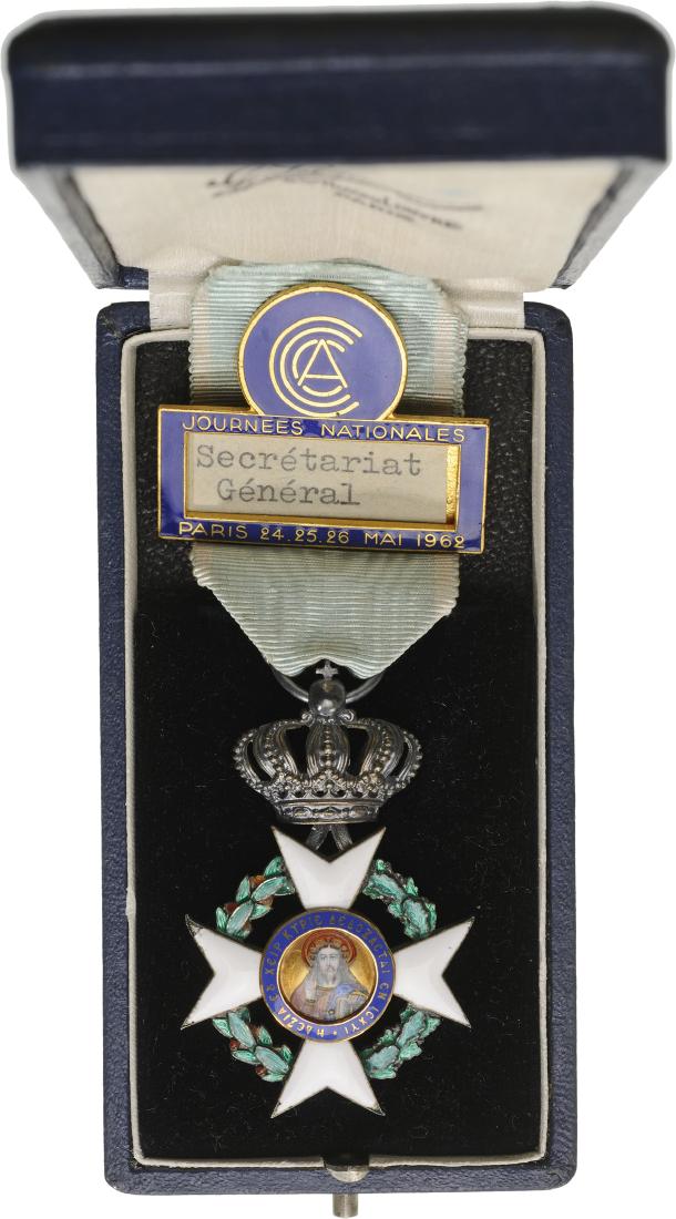 ORDER OF THE REDEEMER: Knight`s Cross, 5th Class, 2nd Type, instituted in 1833. Breast Badge, 55x35 mm, Silver, both sides enameled, both central medallions GOLD, enameled, original suspension ring and original ribbon toget
