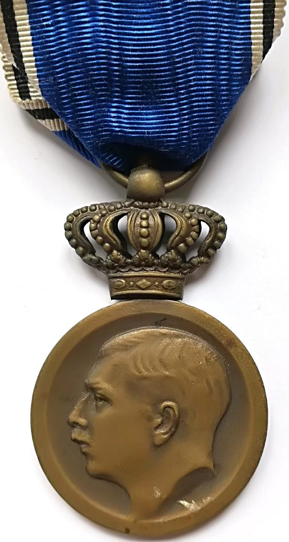 Medal in Rememberance of King Carol I, 3rd Class,: Breast Badge, 51x32 mm, Bronze, original suspension ring and ribbon. Scarce! I