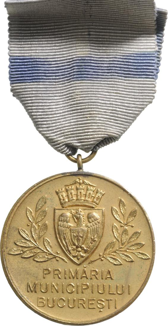 Carol II - Demonstration of the Allegorical Chariots: Medal 1935, gilt Bronze (36 mm, 20.40 g), original suspension ring and ribbon. Rare! I R!