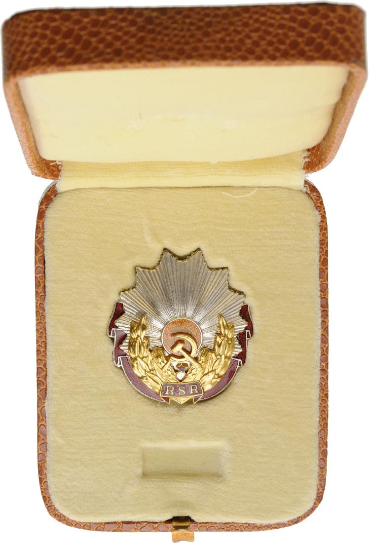 RSR - ORDER OF LABOUR, 1948-1965: 2nd Class, 2nd Model (1965-1989). Breast Star, 51x49 mm, silvered and gilt Bronze, superimposed part enameled, original pin on reverse, in case of issue with gilt inscription on the lid. I