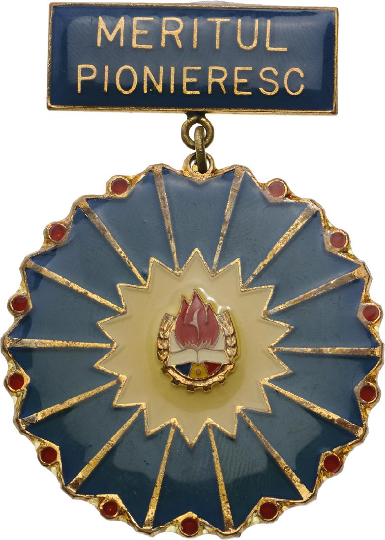 BADGE FOR BEST PIONEER: Breast Badge, 59x39 mm, Metal gilt, enameled, original suspension device with pin on the back. Rare! I R!