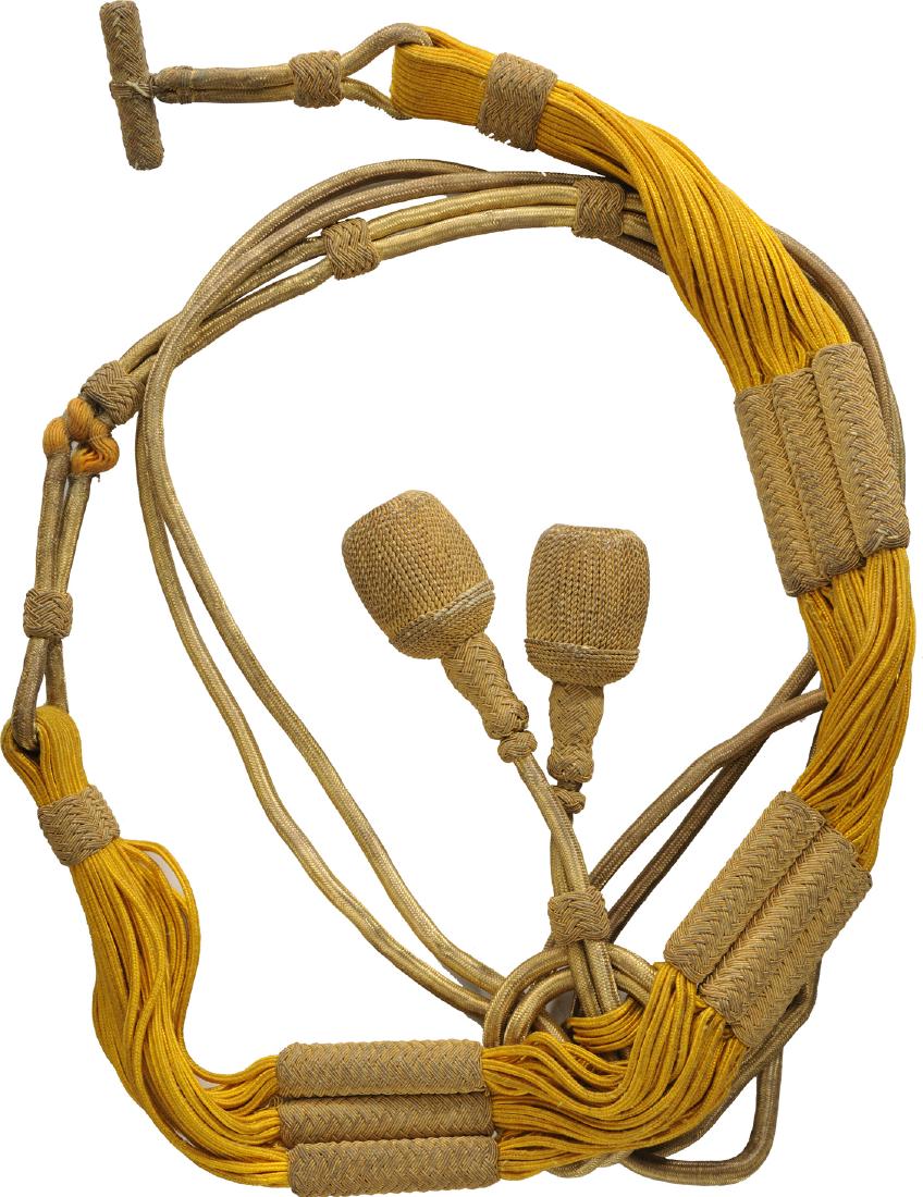 Romania hussar cavalry belt and 8 cavalry buttons for: Belt made in yellow silk, with ornaments and cord in metallic wire gilded. Buttons made in metal gilded and french epaulettes made in metallic wire gilded. Good condition! I-II