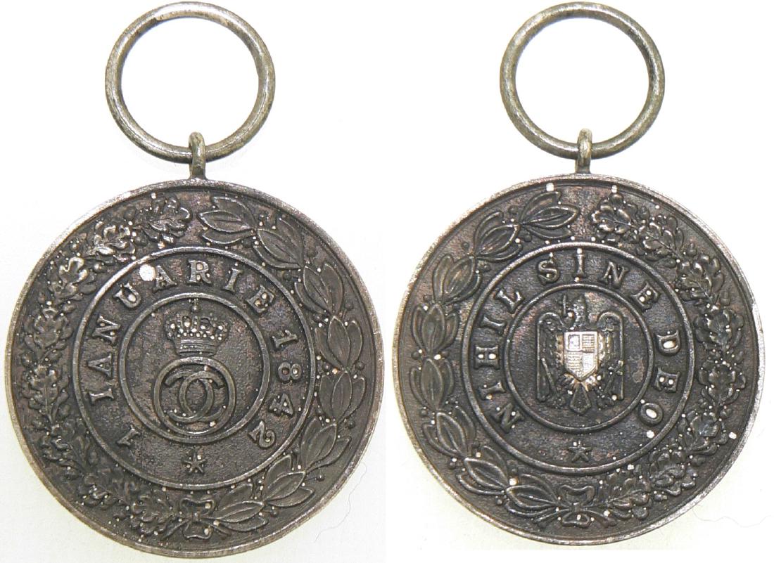 Medal of The Royal House, instituted in 1935.: 2nd Class. Breast Badge, 33 mm, Silver, original suspension ring. Rare! I R!