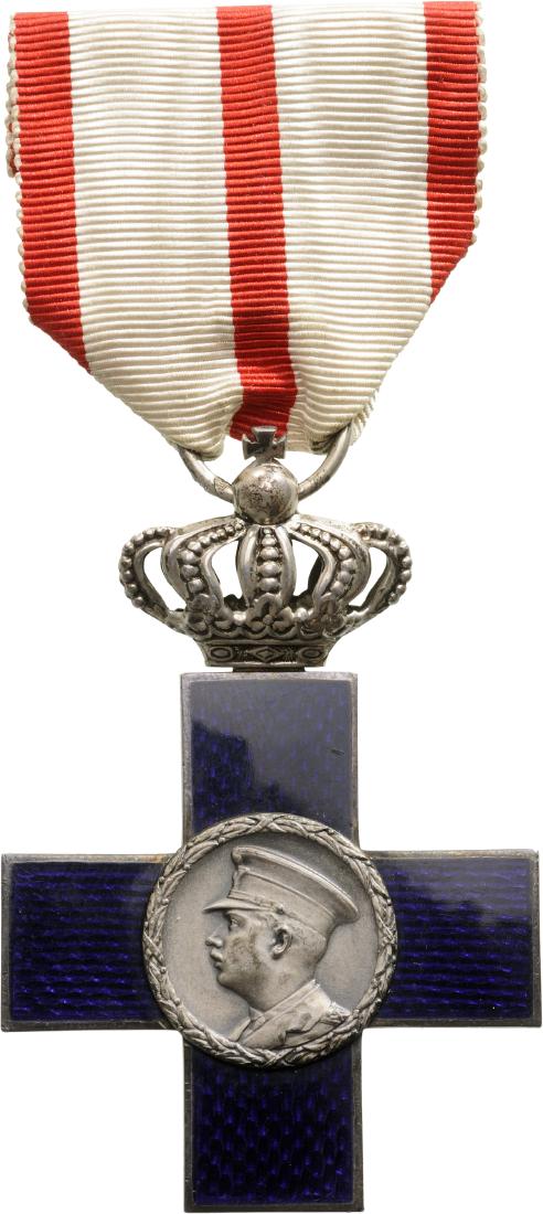 ORDER OF CULTURAL MERIT, 1st Model, Knight`s Cross 1st: Breast Badge, 41 mm, Silver, maker's mark "235 - 37", on obverse the portrait of King Carol II, on reverse the order`s legend ‚"Prin cultura la libertate"("Through Culture Toward Liberty"), original