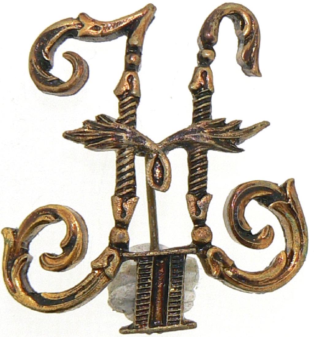 7th Rosiori "Emperor of Russia Nicholas II" Cavalry: ROMANIA, 37x33 mm, Metal gilt, short thin pin on the back. Rare! I- R!