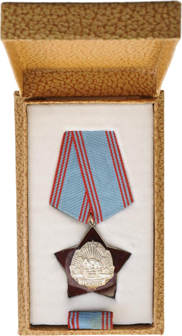 RSR - ORDER FOR "OUTSANDING ACHIEVEMENTS IN THE DEFENSE (1 of 2)