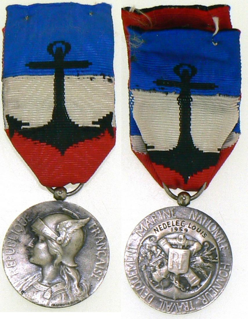 Honor National Navy Medal, for Civil: Silver Class, named. Breast Badge, 27 mm, Silver, signed Lemaire, original suspension ring and ribbon. Rare! I Country: FRANCE