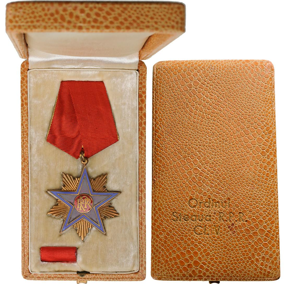 RPR - ORDER OF THE STAR OF ROMANIA, instituted in 1948: 5th Class, 1st Model (1948). Breast Badge, 47 mm, Bronze, enameled, original suspension ring and ribbon, in original case of issue with gilt inscription on the lid. Rare! I Country: ROMANIA - POPULAR 