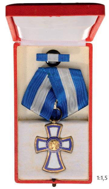 MERITO CONSULAR BARRANQUILLA: Breast Badge, gilt Silver, 46x33 mm, enameled, original suspension ring and ribbon, in case of issue, with lapel rosette. R! I Country: COLOMBIA