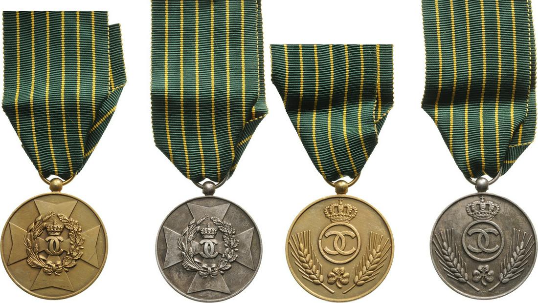 Medal of Agricultural Merit, 1st Model, Set 1-2: Set 1-2 Classes. Breast Badges, 34 mm, gilt Silver and Silver, original suspension rings and ribbons. Rare! I ROMANIA
