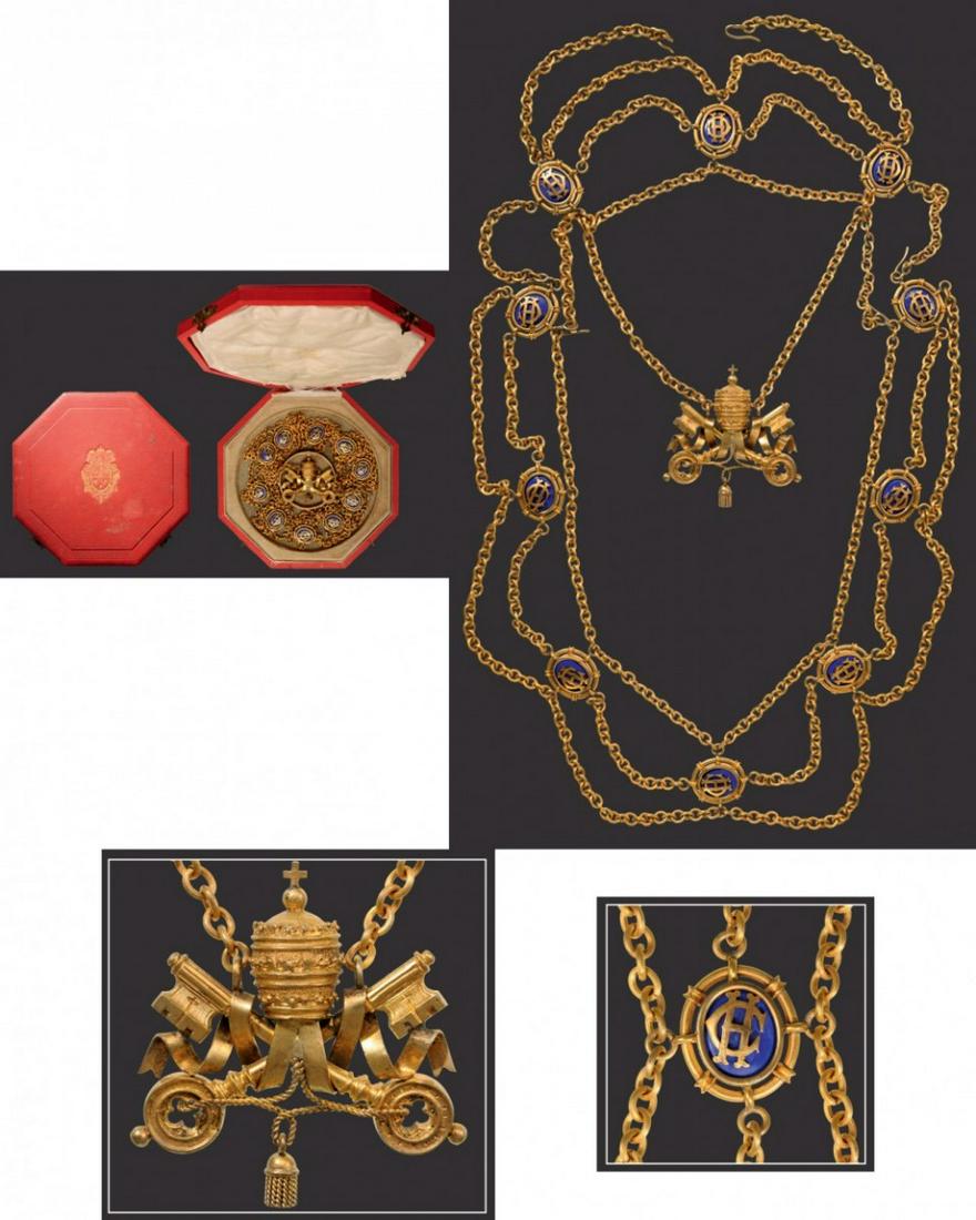 COLLAR CHAIN OF A PAPAL HONORARY SECRET CHAMBERLAIN (1 of 1)