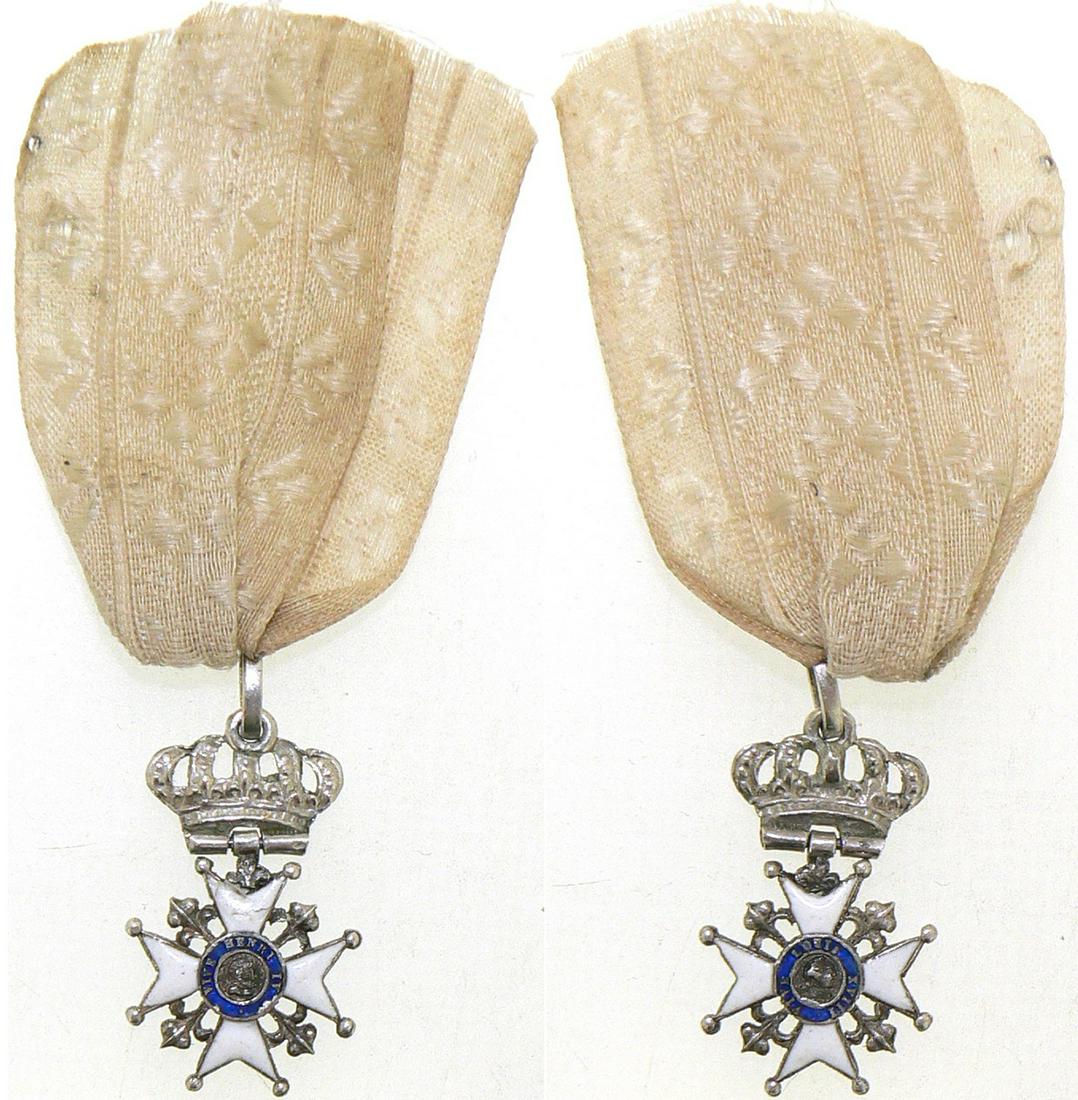 DECORATION OF THE LILY, instituted in 1814: Breast Badge, 26x15 mm, Silver, both sides enameled (small cracks), both central medallions silver enameled, original suspension. II Country: FRANCE