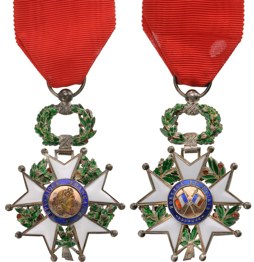 ORDER OF THE LEGION OF HONOR: Knight`s Cross, 4th Republic (1951-1958), 5th Class, Luxury Model. Breast Badge, Silver, 63x42 mm, both sides enameled, both central medallions gold, enameled, the laurel wreath in high relief, origin