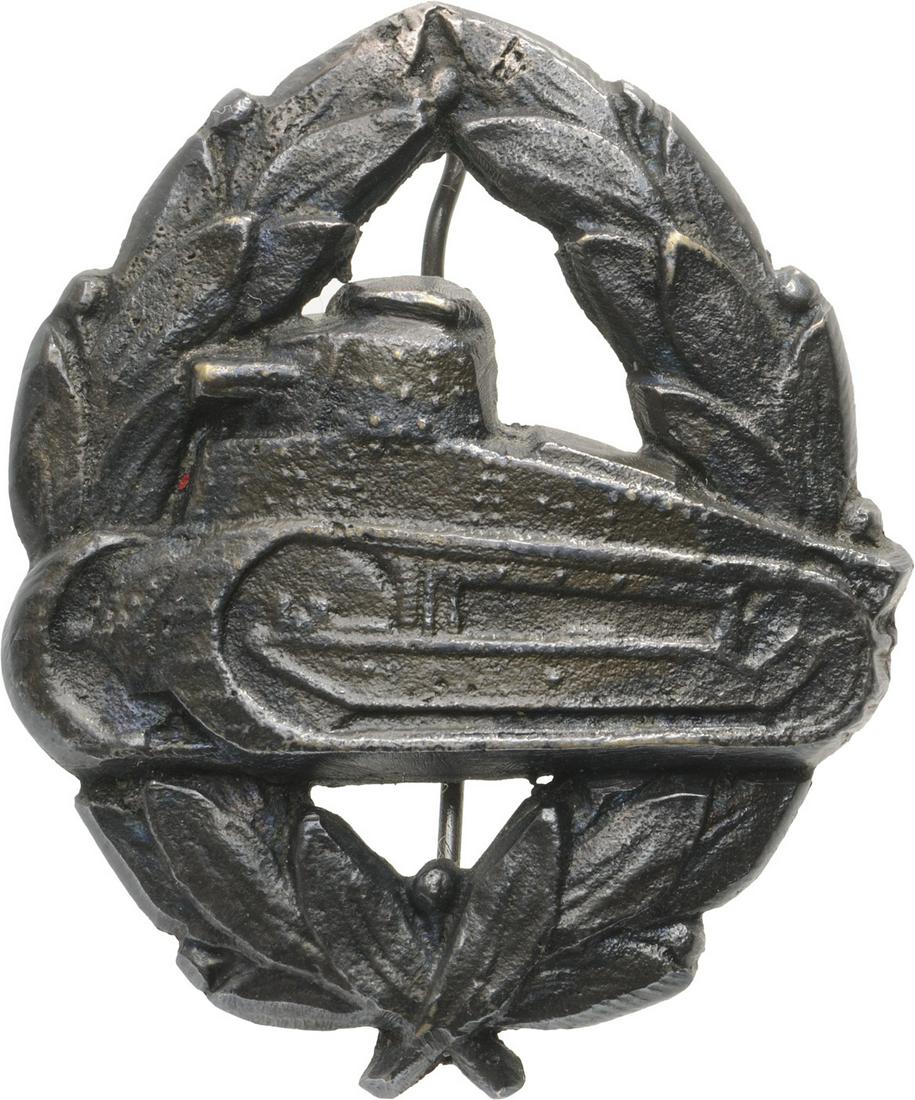 Combat Vehicle Regiment Badge (Motorized Units) (1 of 1)