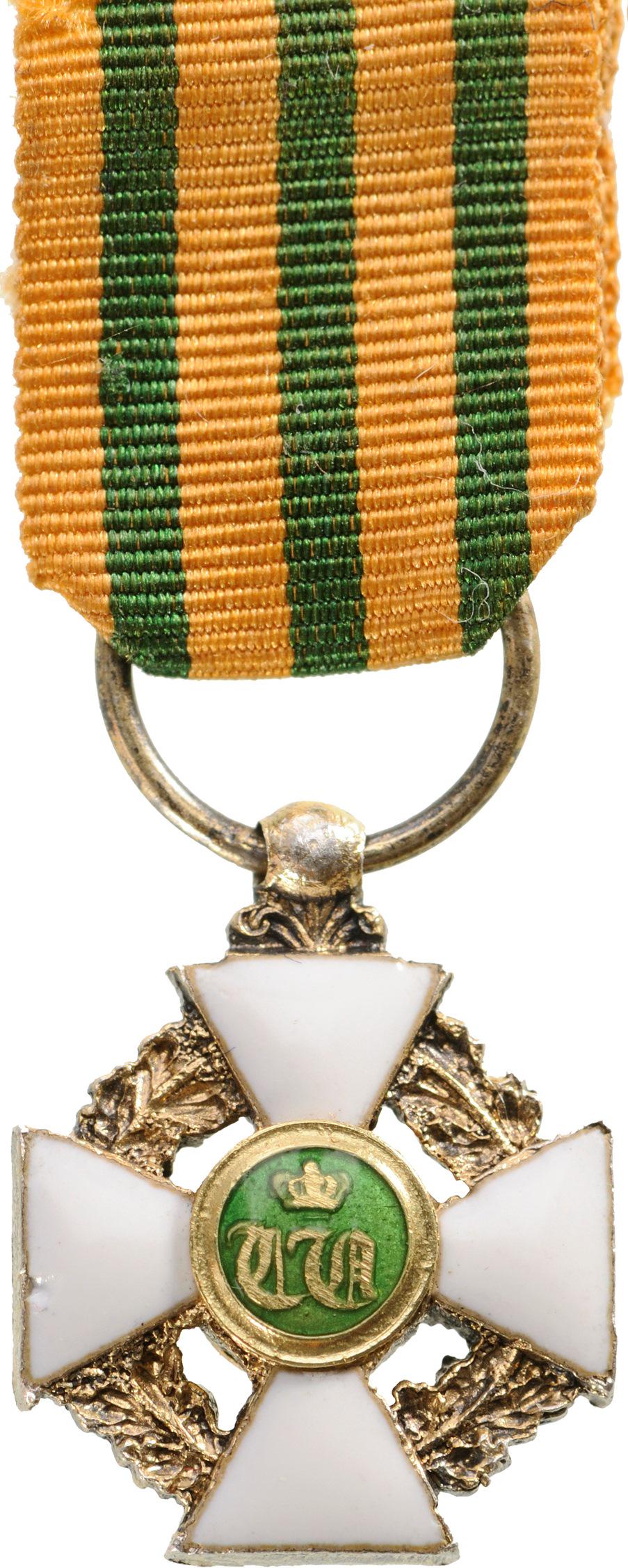 ORDER OF THE OAK CROWN: Grand Cross Miniature, from 1841. Breast Badge, 22 mm, Silver gilt, enameled, central medallions gilt, enameled, reverse center missing, original suspension ring and ribbon with rosette. IV