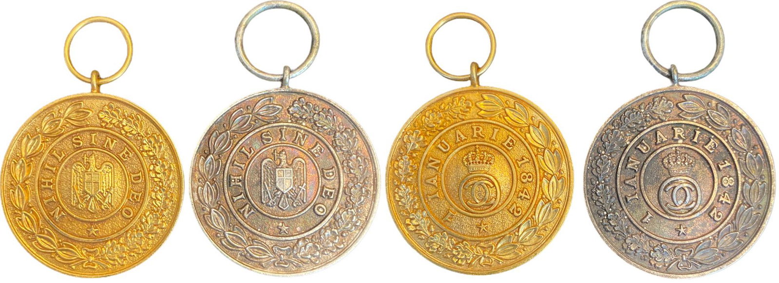Medal of The Royal House, instituted in 1935.: Set 1-2 Classes. Breast Badges, 34 mm, gilt Silver and Silver, original suspension rings. Rare! I