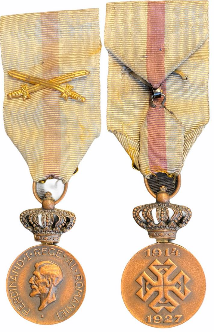 Medal of Ferdinand I, instituted on 10th of May 1929 by: Breast Badge, 31 mm, Bronze, on obverse King Ferdinand I, "small head", on reverse the dates of reign "1914-1927", original ring and ribbon with swords. II