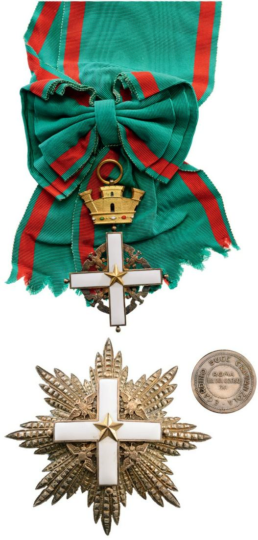ORDER OF MERIT OF THE ITALIAN REPUBLIC: Grand Cross Set, 1st Class, 1st Type, instituted in 1951. Sash Badge, 63 mm, gilt Bronze, both sides enameled, both central medallions gilt bronze, enameled, original suspension ring and long sash. Br
