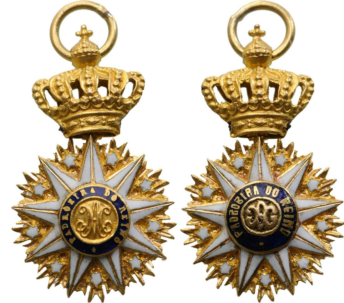 Order of Our Lady of Villa Vicosa: Officer's Cross Miniature, 21x12 mm, in GOLD and enamels; the centre medallion, preciously chiseled (tiny defect to the blue enamel of the outer circlet); hinged, suspension crown. An early piece of r