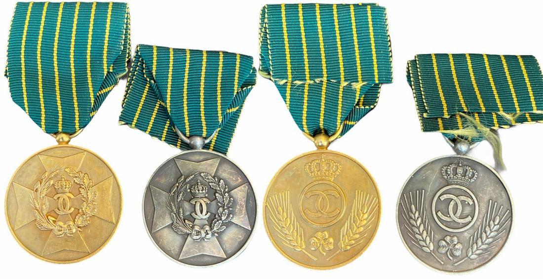 Medal of Agricultural Merit, 1st Model, Set 1-2: Set 1-2 Classes. Breast Badges, 34 mm, gilt Silver and Silver, original suspension rings and ribbons. Rare! I