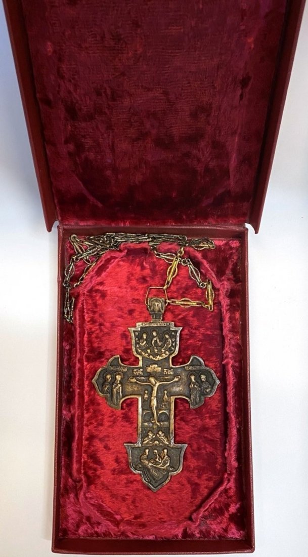 Orthodox Dignitary's Old Pectoral Cross: Orthodox dignitary's pectoral old cross in bronze, chiseled bulbous endings, on the sculpted face the crucified Christ in the center is surrounded by evangelists, holy figures, characters annotated wi