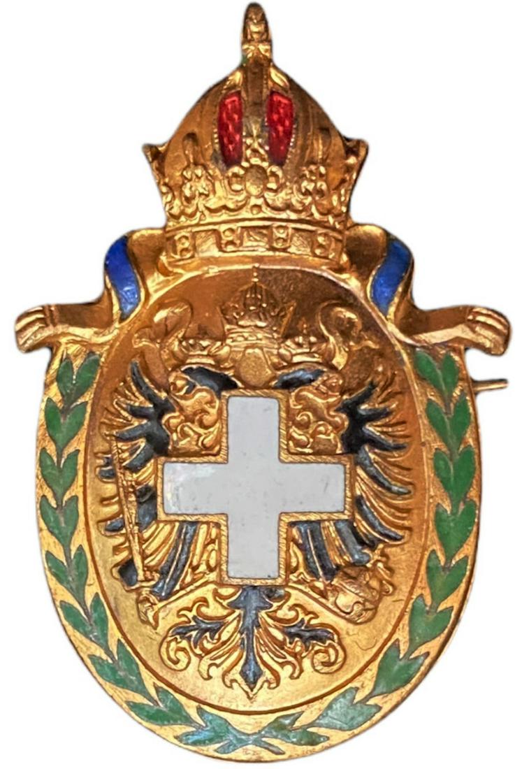 Austrian-Hungarian White Cross Double Eagle Patriotic: Breast Badge, 21x33 mm, gilt Metal, partially enameled, horizontal pin on the back. Superb and rare! I R!