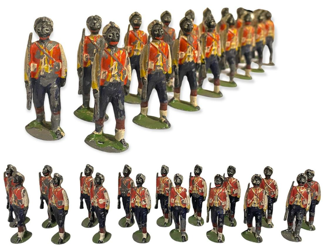 Set of 17 Lead Toy  Soldiers (1 of 1)