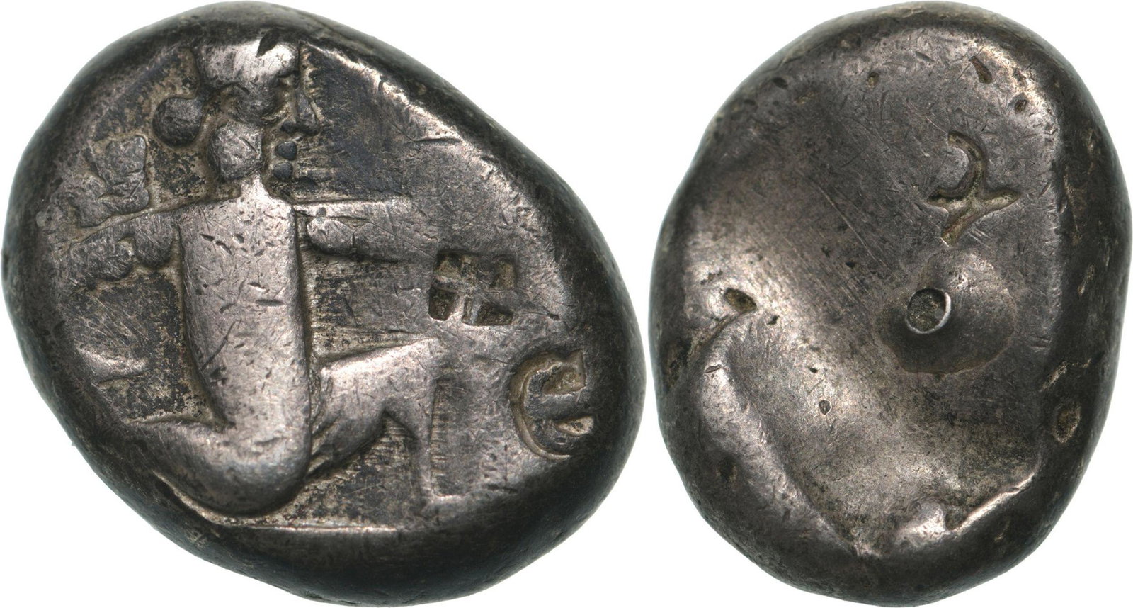 PERSIA. ACHAEMENIDS. Siglos 485-420 BC, Xerxes II or Darios II, Silver (14 mm, 5.49 g): Persian king kneeling-running right, holding spear and bow, quiver over shoulder / Incuse punch. With countermarks. ATEC 1945-1960. VF