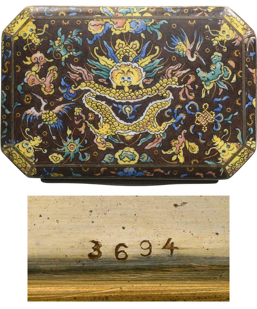 Silver-gilt snuff box decorated with polychrome dragons (1 of 1)