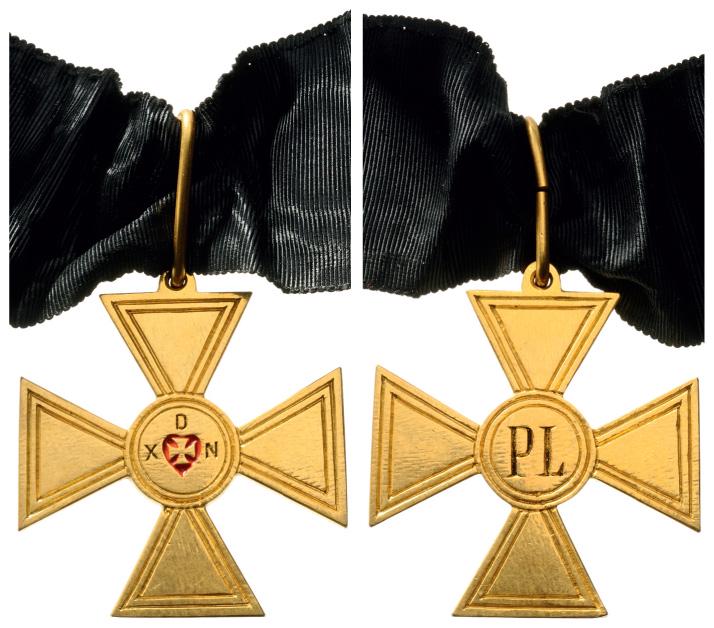 Unidentified Commander`s Cross: Neck Badge, gilt bronze engraved, 54 mm, lacquered, original suspension loop and neck ribbon. I