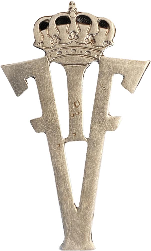 "King Ferdinand I" Cavalry Officer`s School Epaulette Insignia: Epaulette Badge, 31x50 mm, silvered Metal, fixation pins on reverse. Rare and attractive! R!