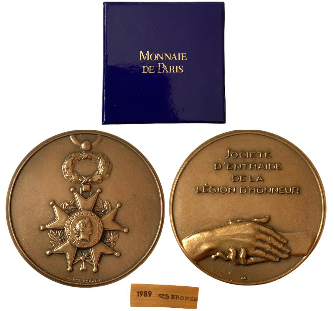 The Legion of Honor Mutual Aid Society Medal, 1989: Bronze (50 mm, 85.48 g). Signed by J.H. Coeffin. In original box by "Monnaie de Paris". UNC!