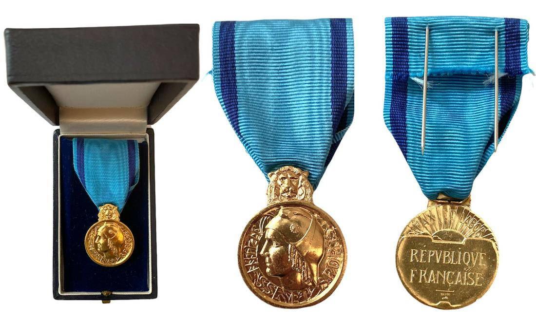 Medal Pax And Labor Youth And Sports Mar 04, 2023 LA GALERIE