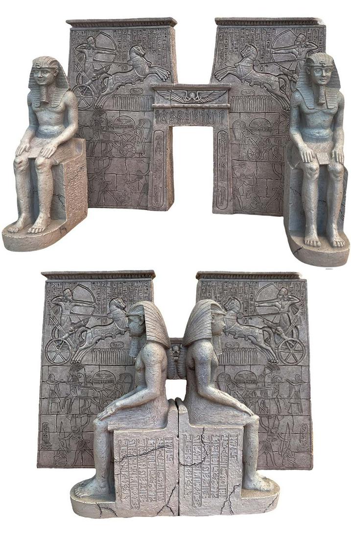 TEMPLE FACADE AND PAID OF PHARAON STATUES: Made by King&Country`s "Ancient Egypt" Series. Facade dim.: 245x350 mm (damaged), pair of statues dim.: 190 mm. Perfect condition.