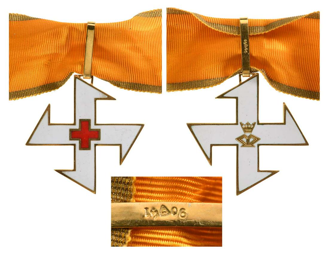 Order of the Queen Maria Cross (1938) (1 of 1)