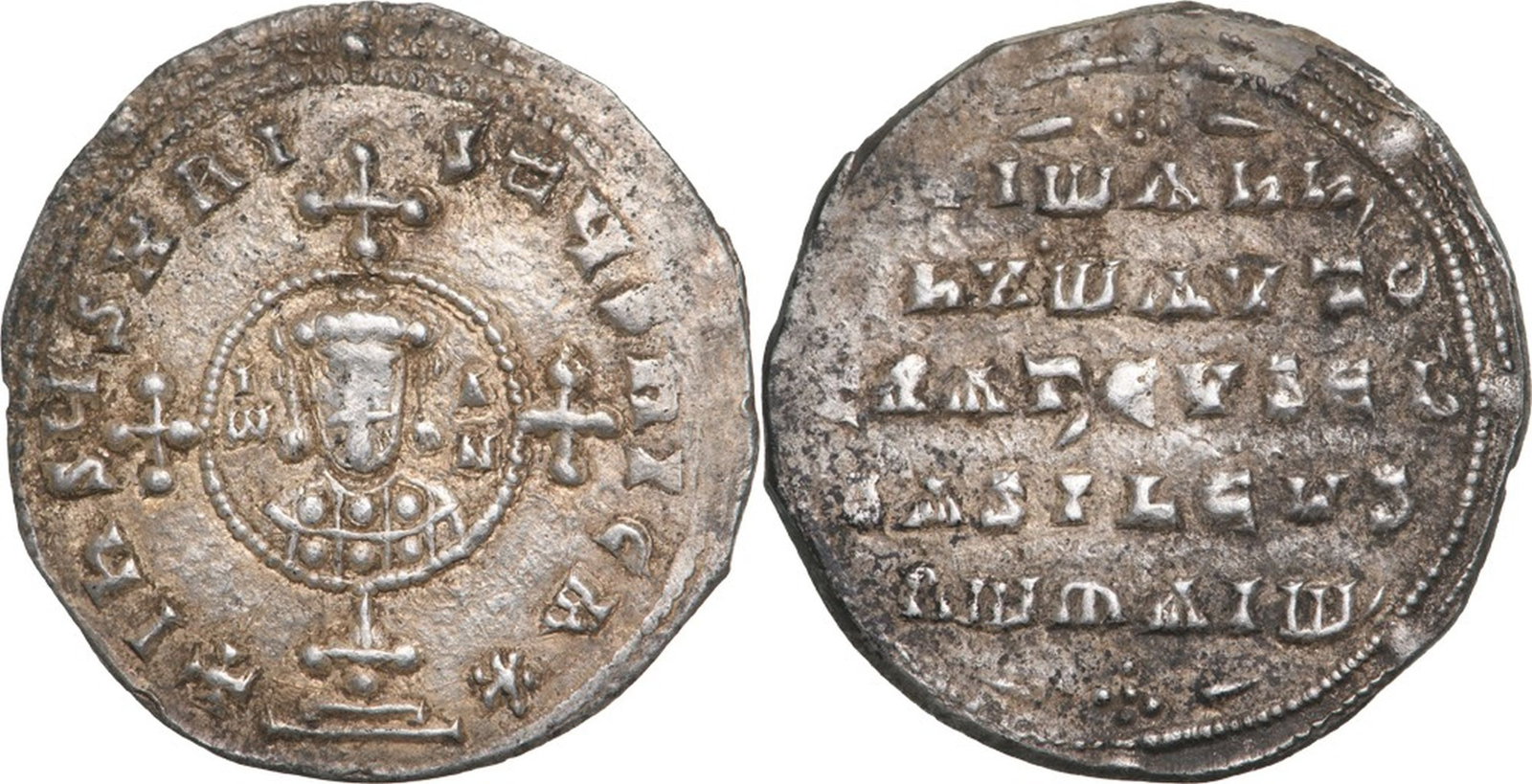 John I Zimisces (969-976) Miliaresion, Silver (22 mm, 3.35 g), Constantinopolis.: IҺSЧS XRISTЧS ҺICA✷ Cross crosslet set upon globe above two steps, in central medallion, crowned facing bust of John I with I/ω - A/N to left and right /IωA