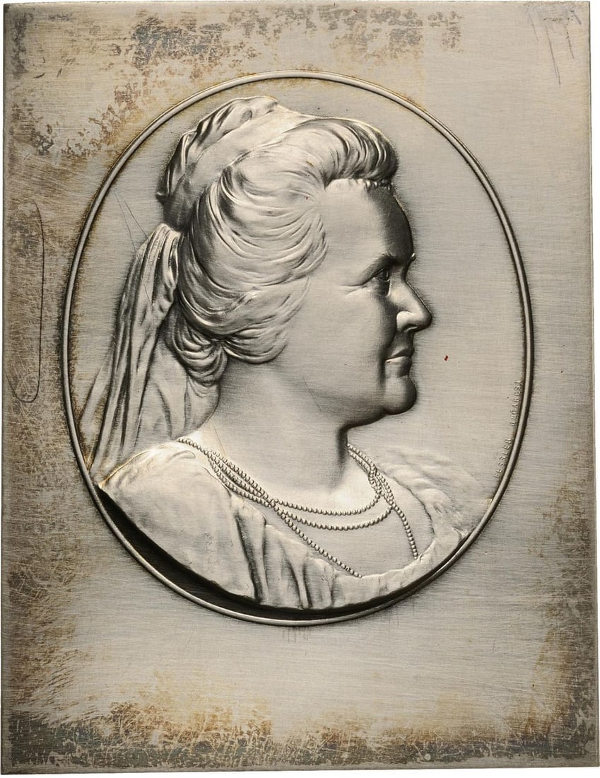 Queen Mary Silver Plaquette (1 of 1)